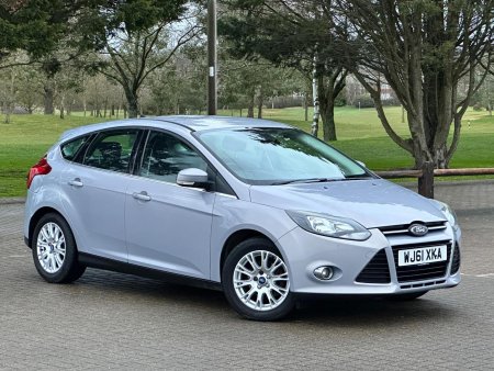 FORD FOCUS 1.6 Titanium Euro 5 5dr